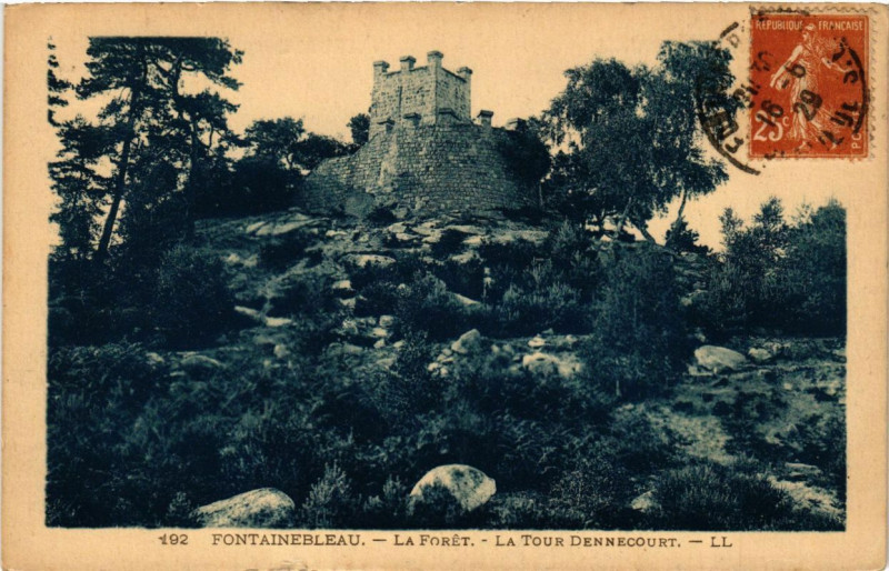 Carte postale ancienne Fontainebleau - La Foret - La Tour Dennecourt à Fontainebleau
