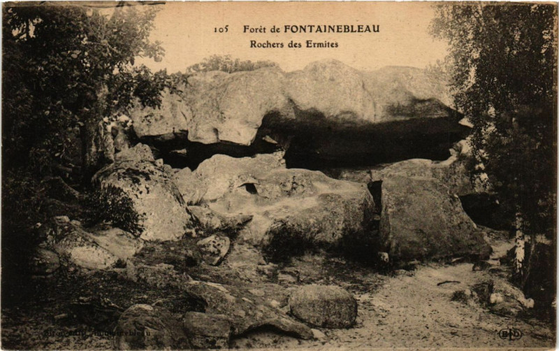 Carte postale ancienne Foret de Fontainebleau - Rochers des Ermites à Fontainebleau