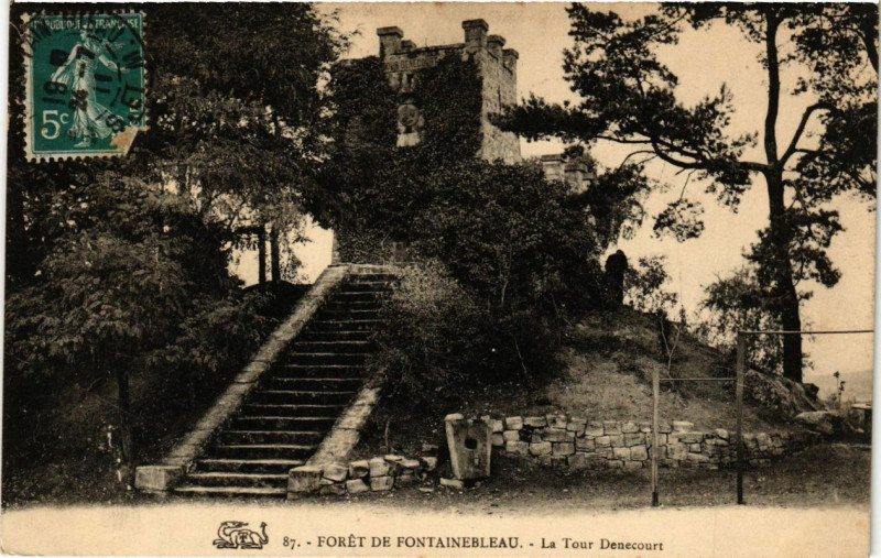 Carte postale ancienne Foret de Fontainebleau - La Tour Denecourt à Fontainebleau