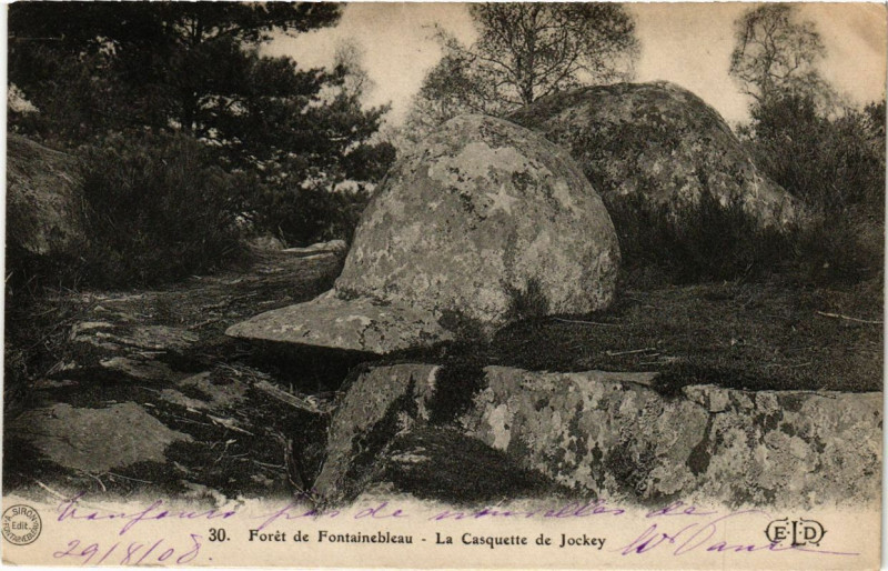 Carte postale ancienne Foret de Fontainebleau - La Casquette de Jockey à Fontainebleau