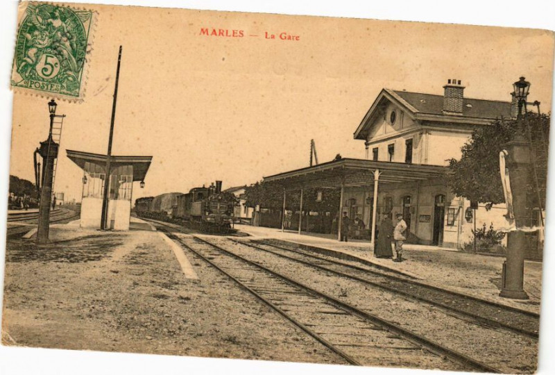 Carte postale ancienne Marles - La Gare