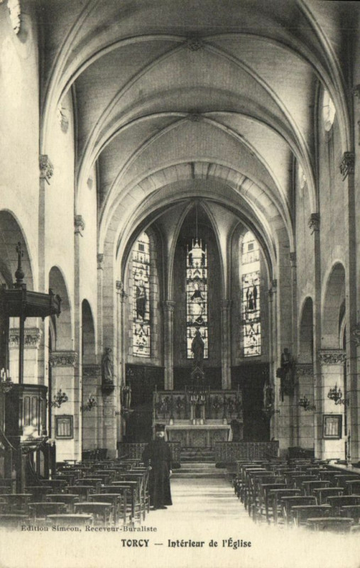 Carte postale ancienne Intérieur de l'Eglise à Torcy