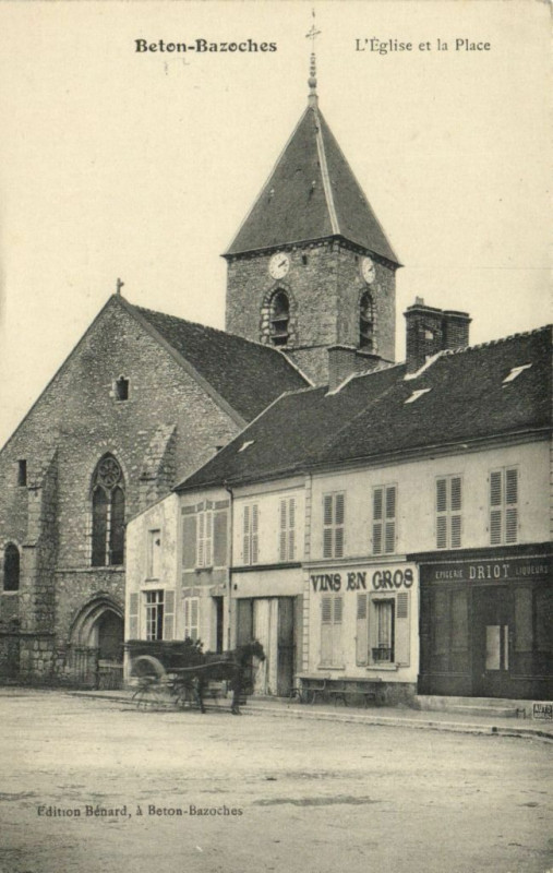 Carte postale ancienne Beton-Bazoches L'Eglise et la Place à Beton-Bazoches