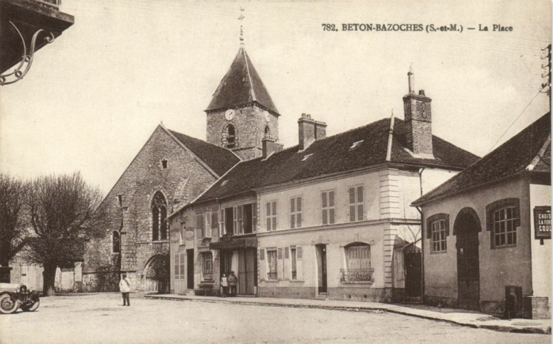 Carte postale ancienne Beton-Bazoches La Place à Beton-Bazoches