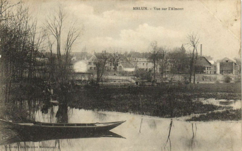 Carte postale ancienne Melun - Vue sur l'Almont à Melun