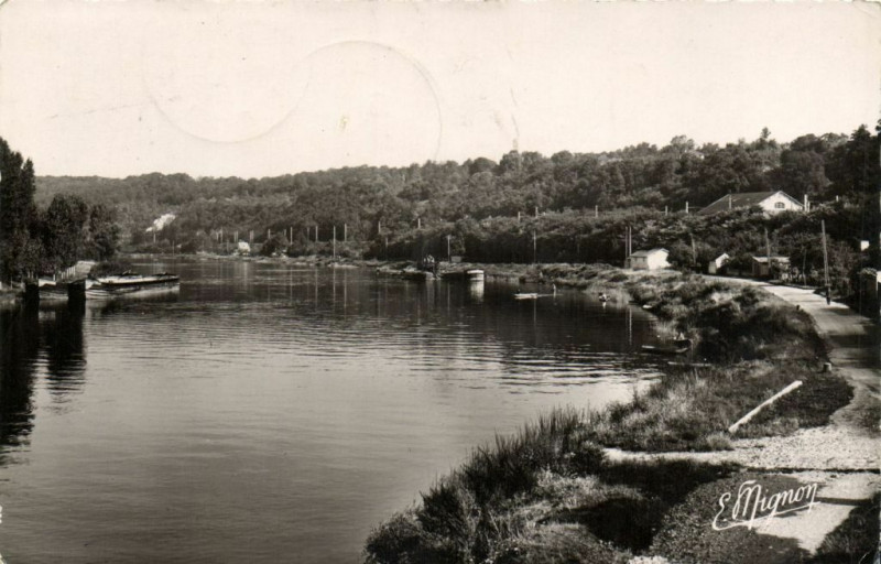 Carte postale ancienne Champagne-sur-Seine Les Bords de la Seine à Champagne-sur-Seine