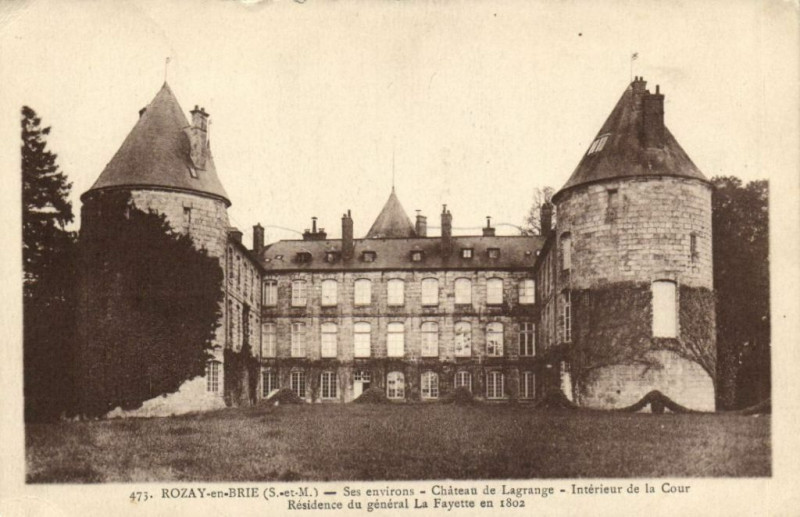 Carte postale ancienne Rozay-en-Brie Ses Env. - Chateau de Lagrange à Rozay-en-Brie
