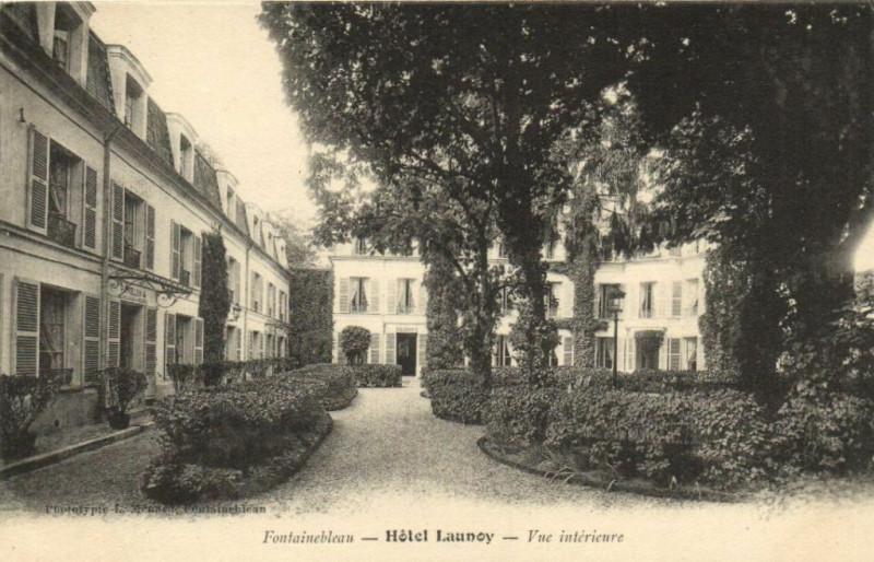 Carte postale ancienne Fontainebleau - Hotel Launcy - Vue interieure à Fontainebleau