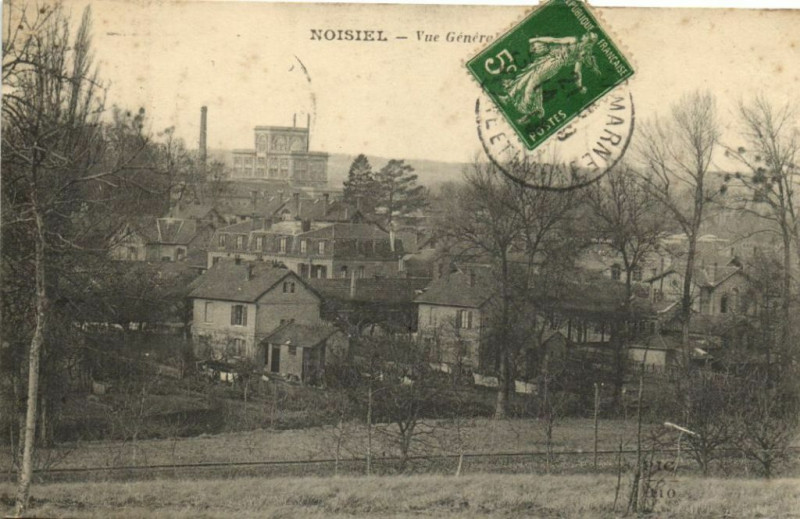 Carte postale ancienne Noisiel - Vue générale à Torcy