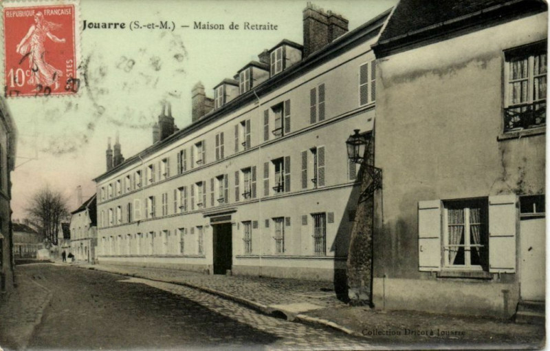 Carte postale ancienne Jouarre Maison de Retraite à Jouarre