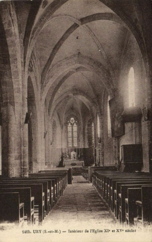 Carte postale ancienne Ury Interienr de l'Eglise Xi. et Xv. siecles à Ury