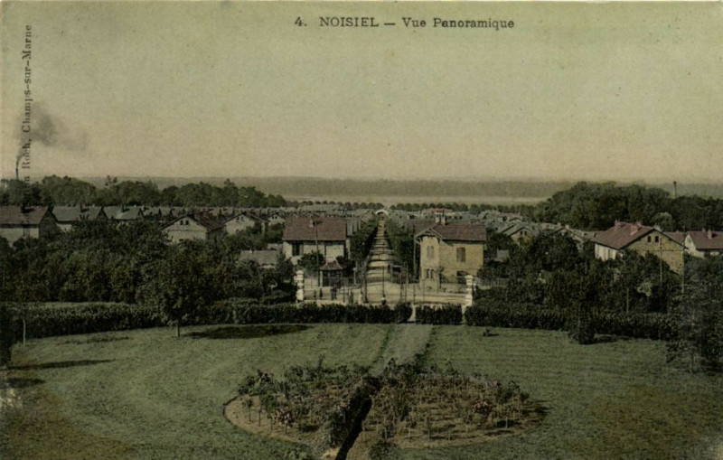 Carte postale ancienne Vue Panoramique à Noisiel