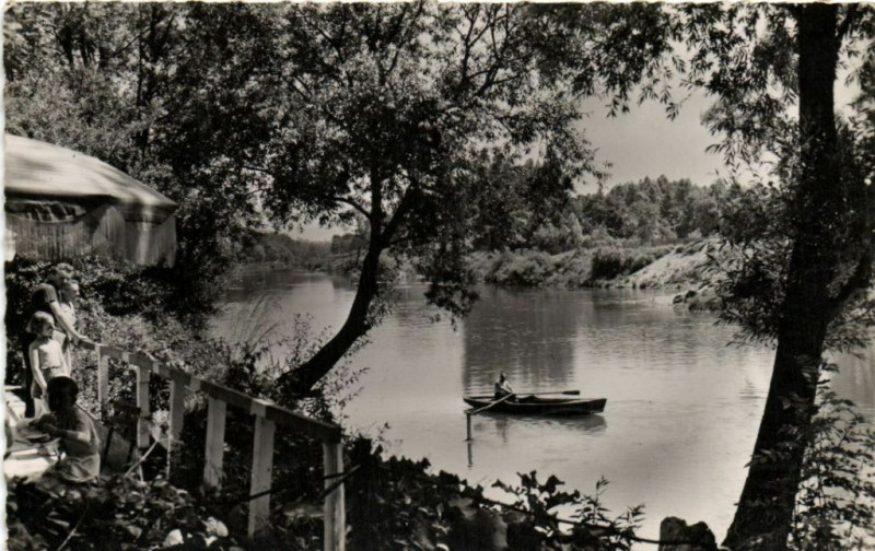 Carte postale ancienne Chelles - Gournay Bords de la Marne à Chelles