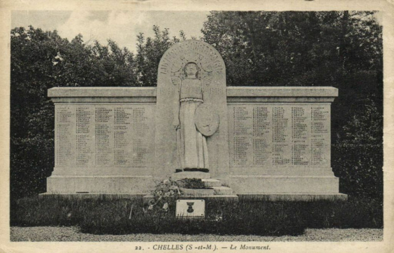 Carte postale ancienne Chelles - (S.et M.) - Le Monument à Chelles