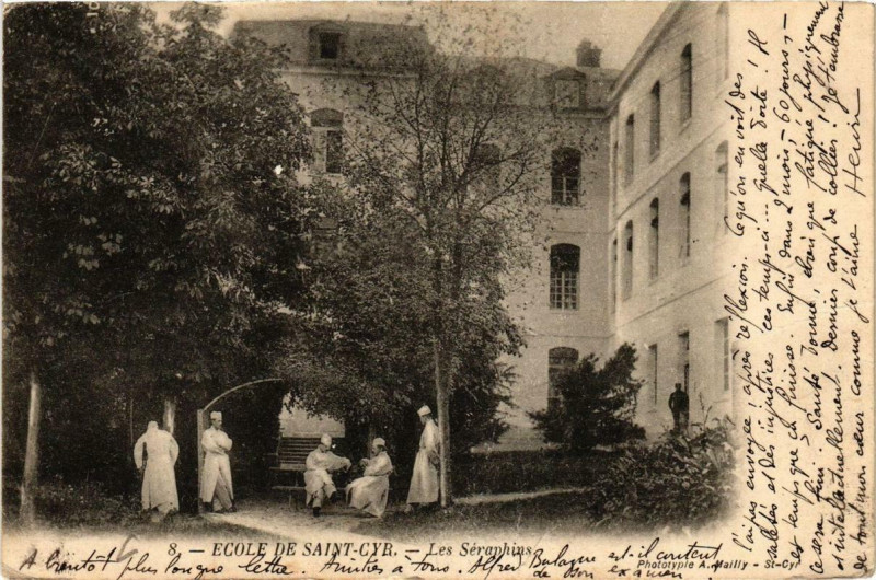 Carte postale ancienne Ecole de Saint-Cyr Les Seraphins