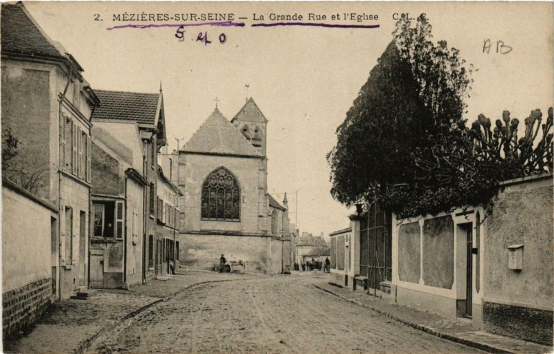 Carte postale ancienne Mezieres-sur-Seine La Grande Rue et Eglise à Mézières-sur-Seine