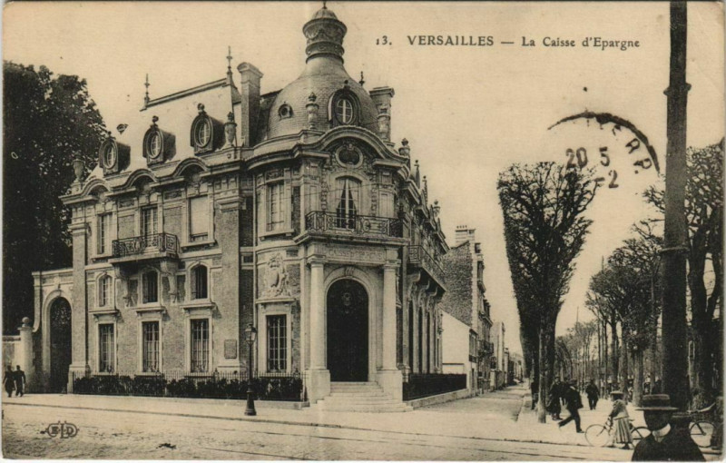Carte postale ancienne Versailles La Caisse d'Epargne à Versailles
