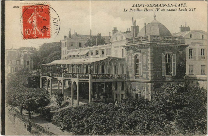 Carte postale ancienne Saint-Germain-en-Laye Le Pavillon à Saint-Germain-en-Laye
