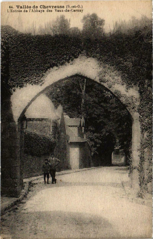 Carte postale ancienne VallÃ©e de Chevreuse - L'EntrÃ©e de l'Abbaye des Vaux-de-Cernay à Chevreuse