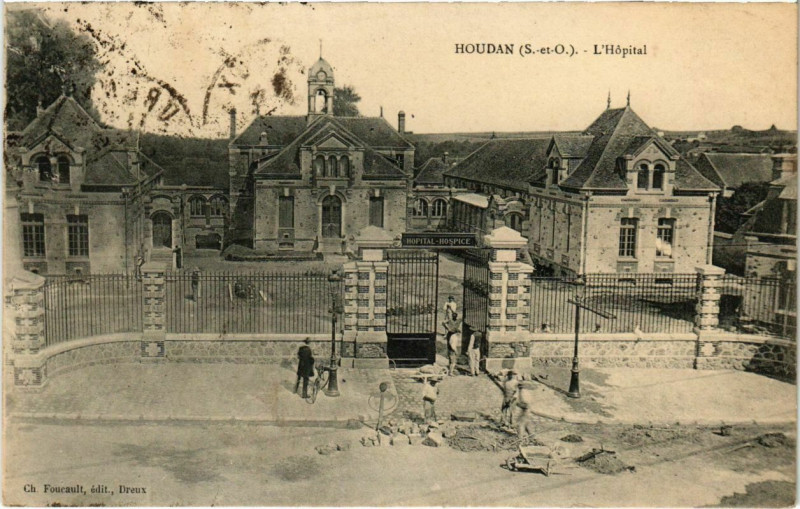 Carte postale ancienne Houdan - L'Hopital à Houdan