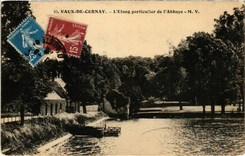Carte postale ancienne Vaux-de-Cernay - L'Ãtang particulier de l'Abbaye
