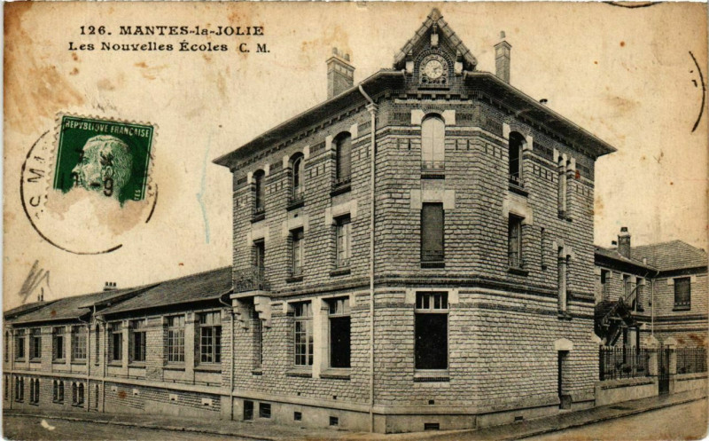 Carte postale ancienne Mantes-la-Jolie - Les Nouvelles Ecoles à Mantes-la-Jolie