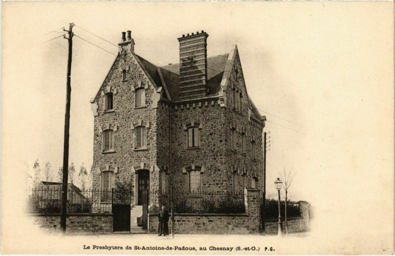 Carte postale ancienne Le Presbytere de Saint-Antoine-de-Padoue au Chesnay