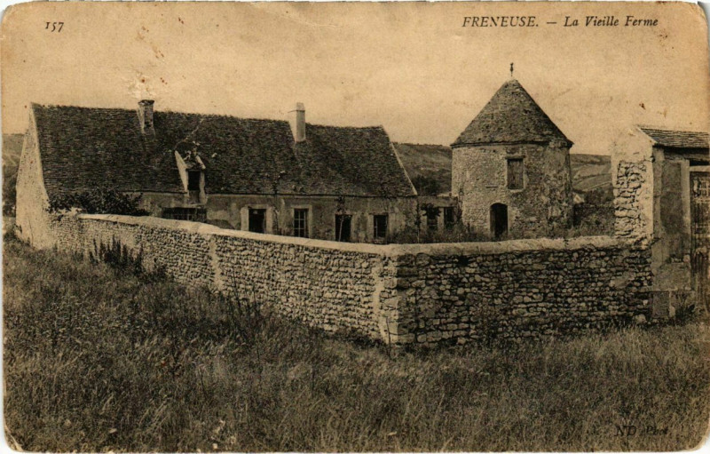 Carte postale ancienne Freneuse - La Vieille Ferme à Freneuse
