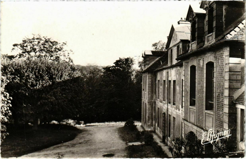 Carte postale ancienne Maule - Chateau de Buat à Maule