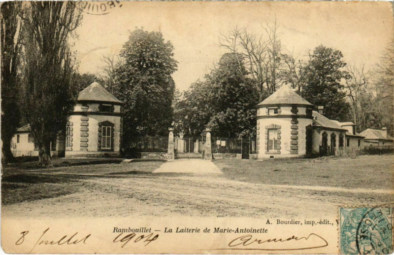 Carte postale ancienne Rambouillet - La Laiterie de Marie-ANTOINEtte à Rambouillet
