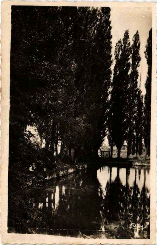 Carte postale ancienne Saint-Nom-la-Breteche - L'Abreuvoir cote Nord à Saint-Nom-la-Bretèche