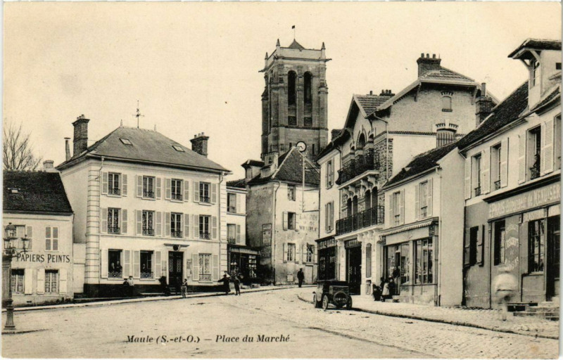 Carte postale ancienne Maule - Place du Marché à Maule