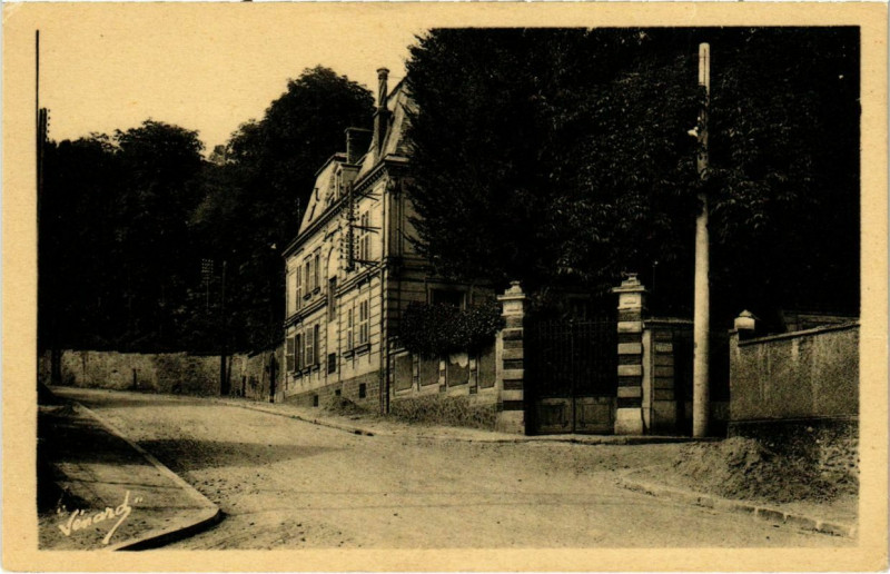 Carte postale ancienne Andresy - Rue de la Gare à Andrésy