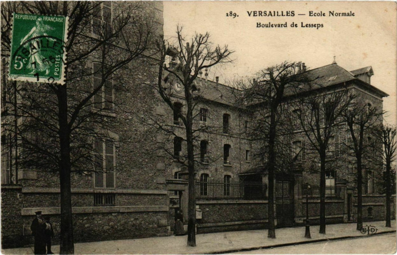 Carte postale ancienne Versailles - Ecole Normale - Boulevard de Lesseps à Versailles