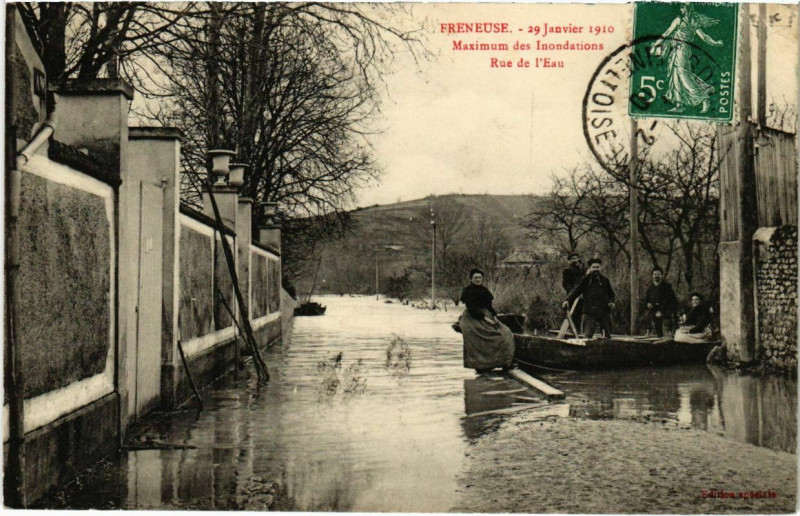 Carte postale ancienne Maximum des Inondations Rue de l'Eau Frenuse 29. Janvier 1910