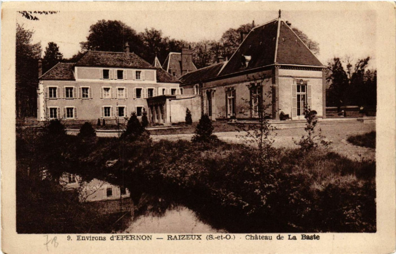 Carte postale ancienne Env. d'Epernon - Razieux - Chateau de La Baste