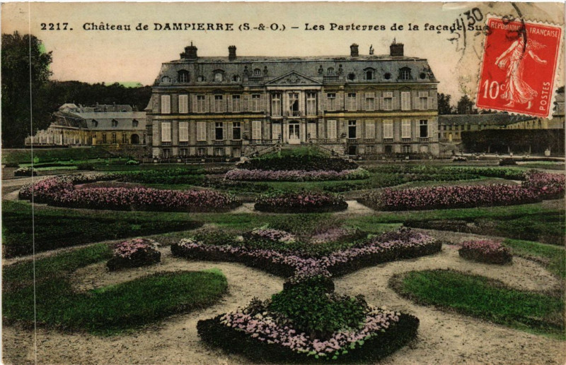 Carte postale ancienne Chateau de Dampierre (S-&-O) - Les Parterres de la facade Sud