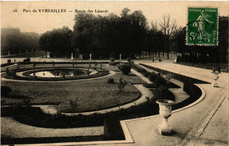 Carte postale ancienne Parc de Versailles - Bassin des Lezards à Versailles