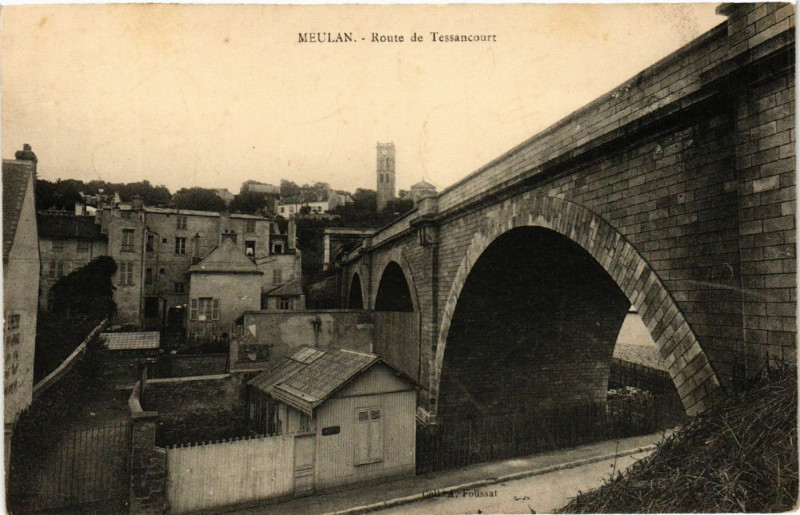 Carte postale ancienne Meulan - Route de Tessancourt