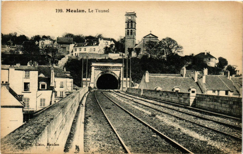 Carte postale ancienne Meulan - Le Tunnel