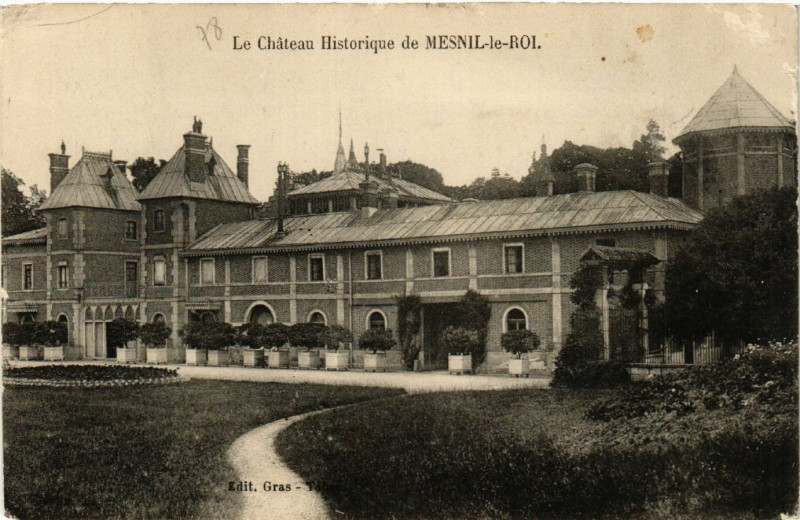 Carte postale ancienne Le Chateau Historique de Mesnil-le-Roi