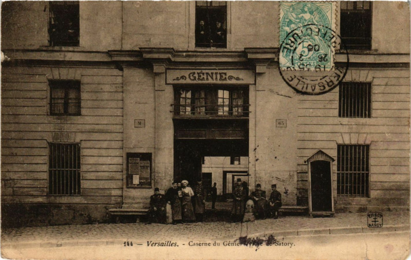 Carte postale ancienne Versailles - Caserne du Genie - Rue de Satory à Versailles