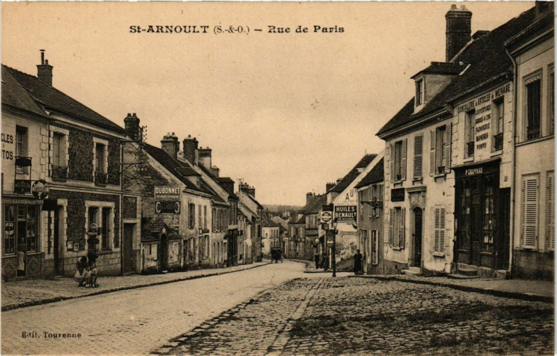 Carte postale ancienne Saint-Arnoult - Rue de Paris