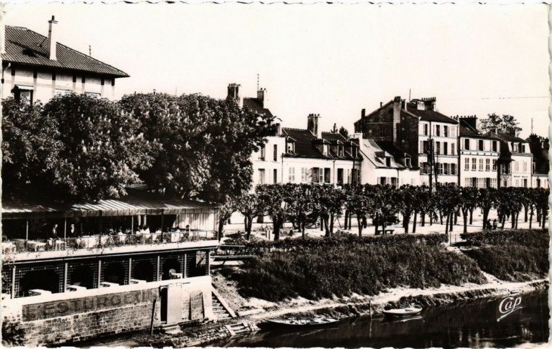 Carte postale ancienne Poissy - Bords de Seine a l'Estrugeon à Poissy
