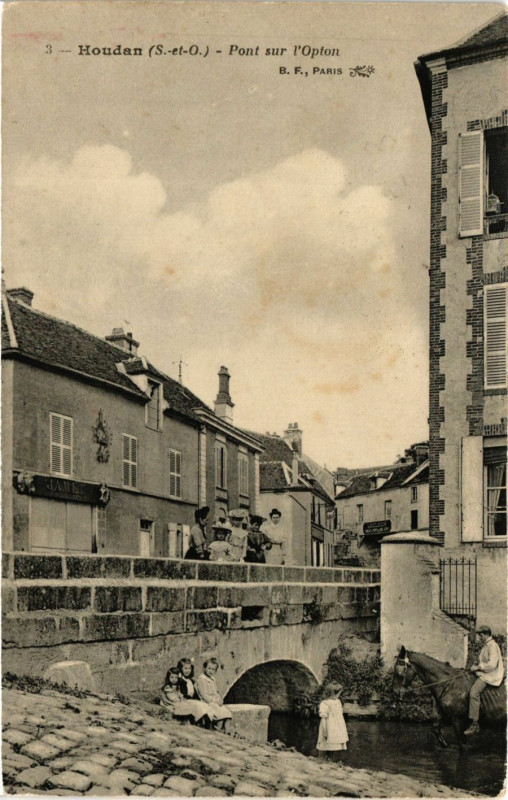 Carte postale ancienne Houdan - Pont sur l'Opton à Houdan