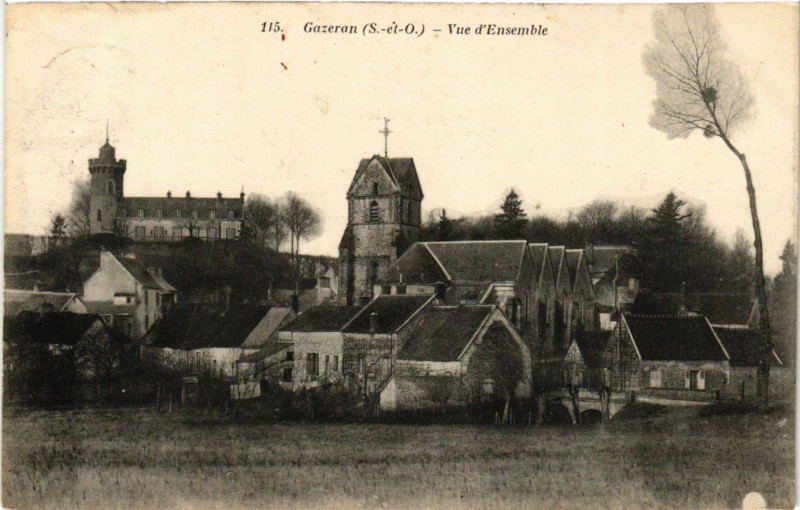 Carte postale ancienne Gazeran - Vue d'Ensemble à Gazeran