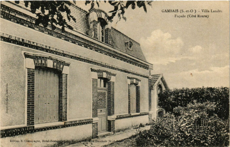 Carte postale ancienne Gambais - Villa Landru - Facade (Cote Route) à Gambais