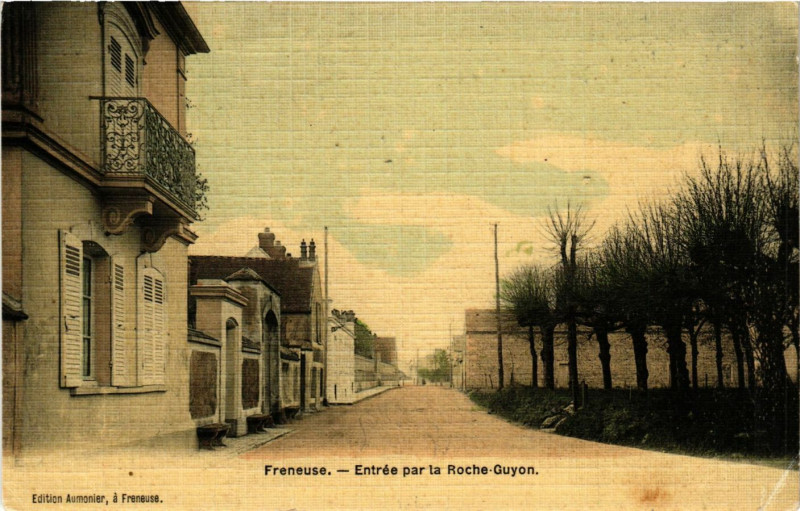 Carte postale ancienne Freneuse - Entrée par la Roche-Guyon à Freneuse