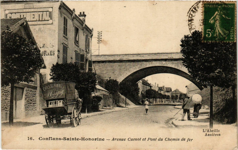 Carte postale ancienne Conflans-Sainte-Honorine - Avenue Carnot et Pont du Chemin de fer à Conflans-Sainte-Honorine