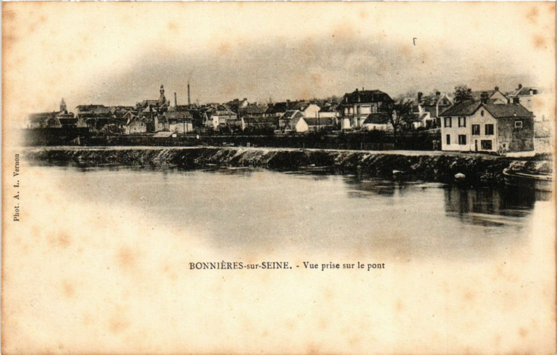 Carte postale ancienne Bonnieres-sur-Seine - Vue prise sur le pont à Bonnières-sur-Seine
